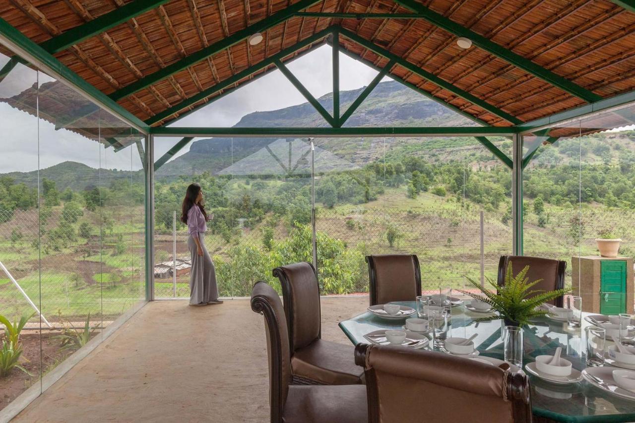 Stayvista'S Ficus Farms - Mountain-View Haven With Rustic Artsy Interiors, Outdoor Pool, Glasshouse, Home Theatre & Karaoke Delight Igatpuri Dış mekan fotoğraf
