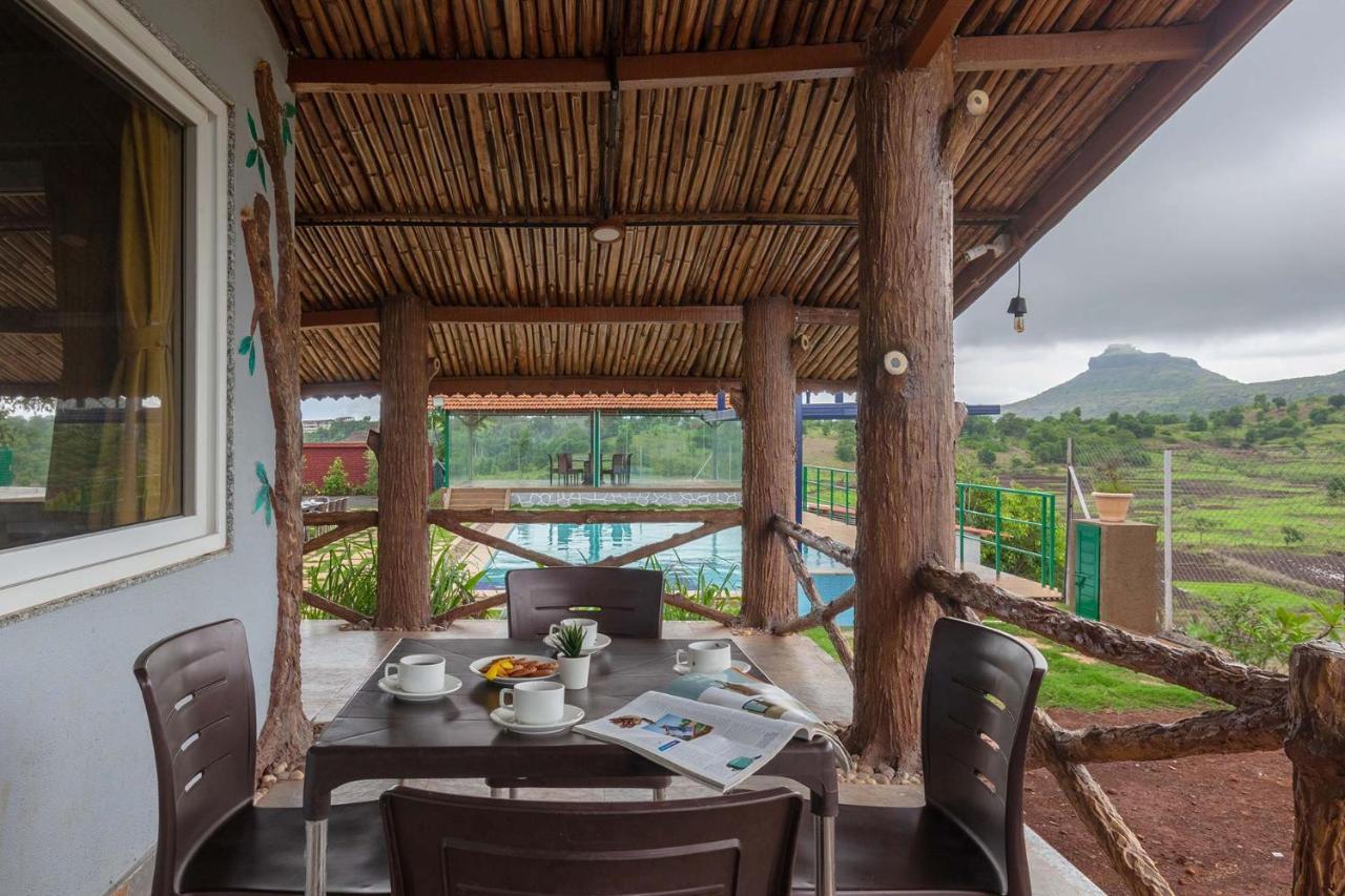 Stayvista'S Ficus Farms - Mountain-View Haven With Rustic Artsy Interiors, Outdoor Pool, Glasshouse, Home Theatre & Karaoke Delight Igatpuri Dış mekan fotoğraf