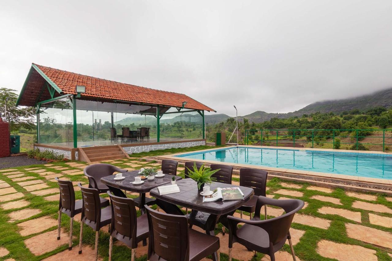 Stayvista'S Ficus Farms - Mountain-View Haven With Rustic Artsy Interiors, Outdoor Pool, Glasshouse, Home Theatre & Karaoke Delight Igatpuri Dış mekan fotoğraf