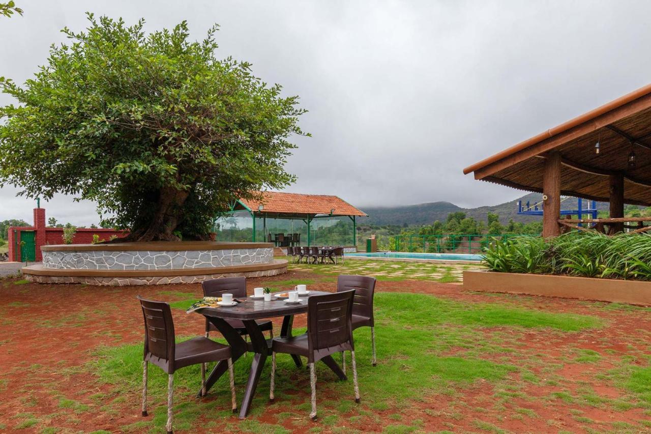 Stayvista'S Ficus Farms - Mountain-View Haven With Rustic Artsy Interiors, Outdoor Pool, Glasshouse, Home Theatre & Karaoke Delight Igatpuri Dış mekan fotoğraf